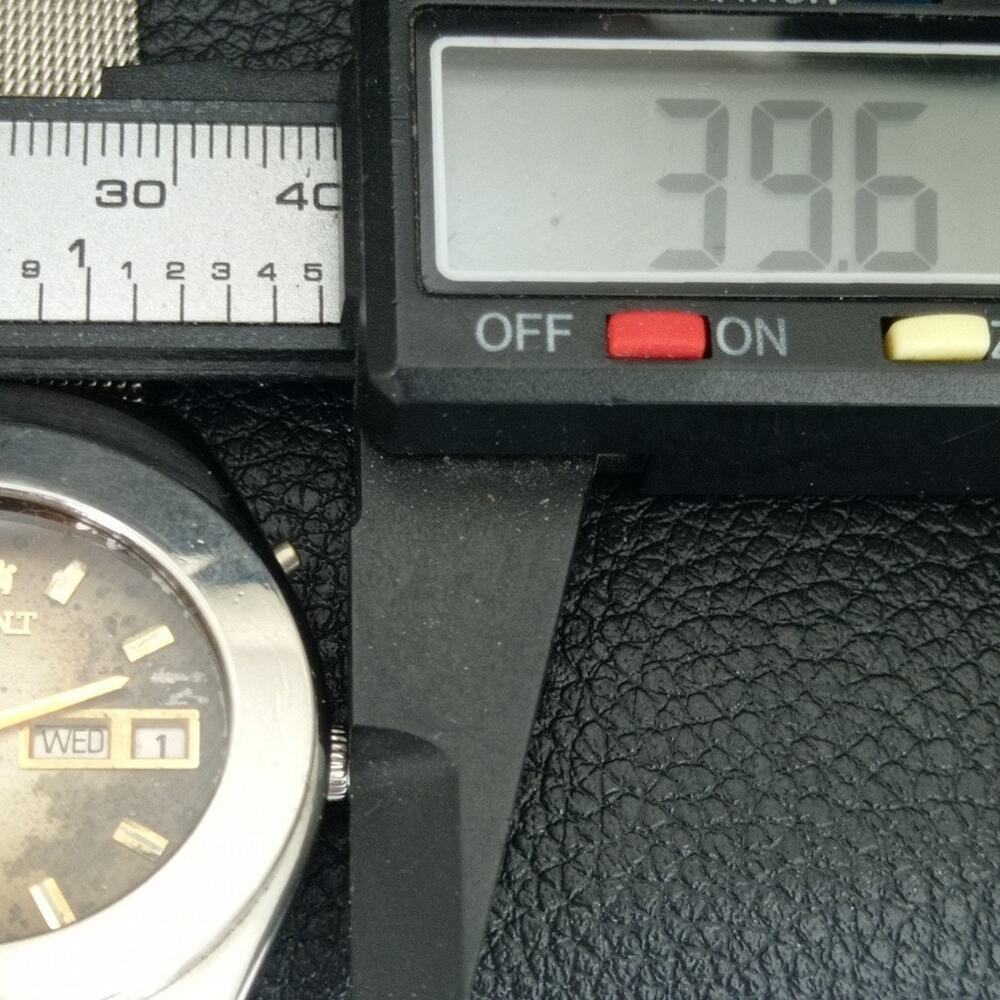 Vintage 1979 Orient Automatic Mens Silver Watch W/daydate & Gold accents - Picture 7 of 10